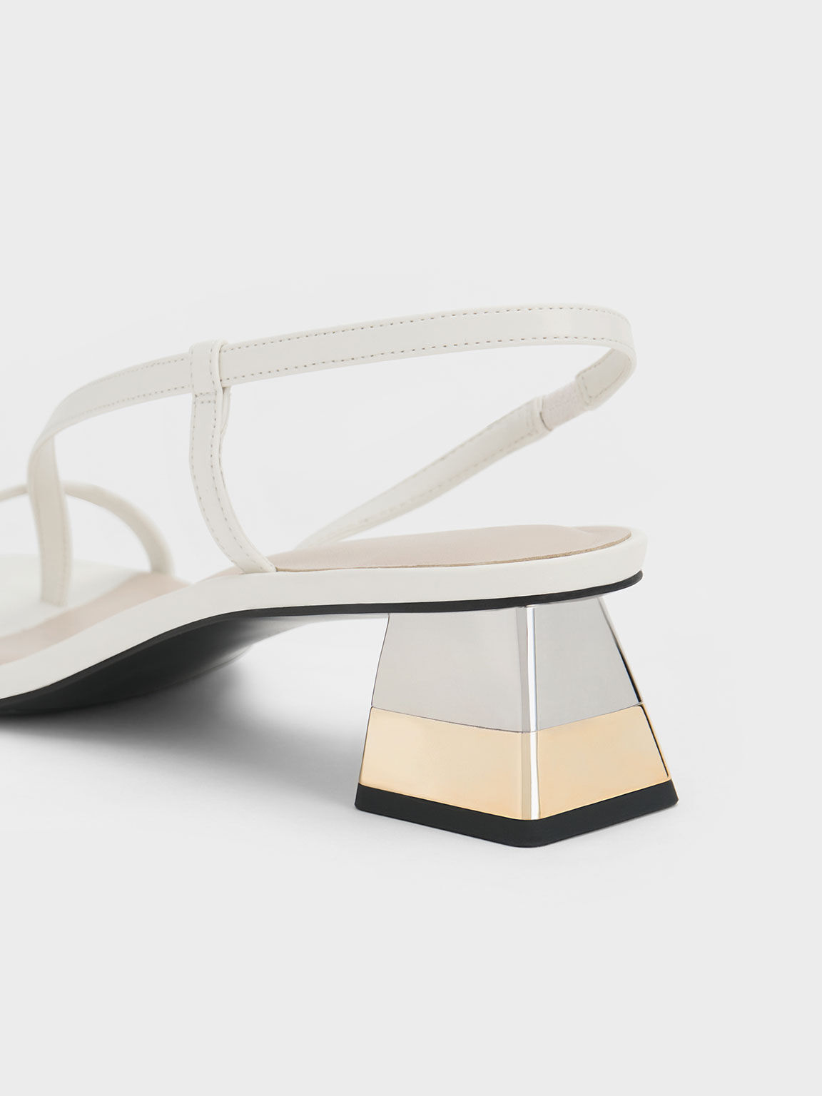 White heeled thong sandals 2025