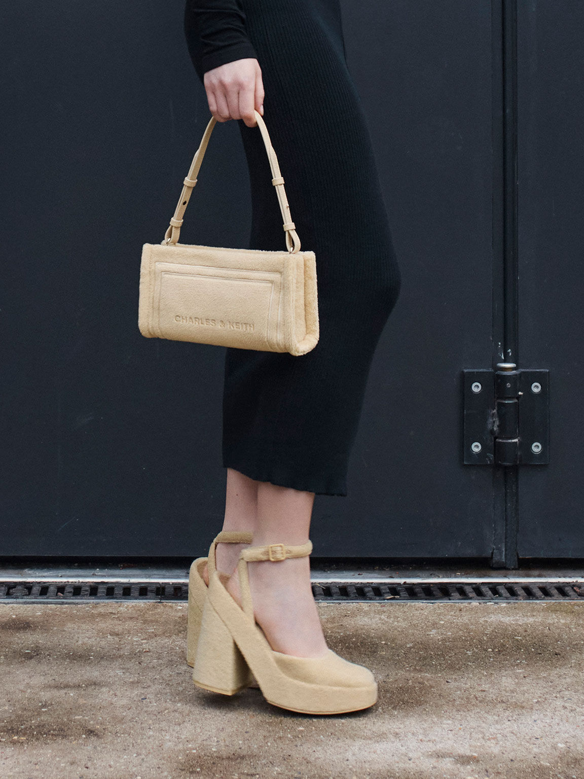 Loey Ankle Strap Platform Pumps Beige