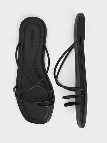 Meadow Strappy Toe-Ring Sandals, Black, hi-res