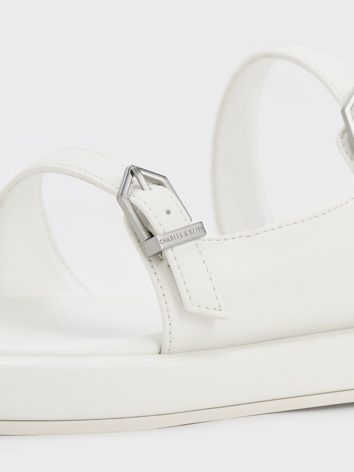 White toe sales loop sandals