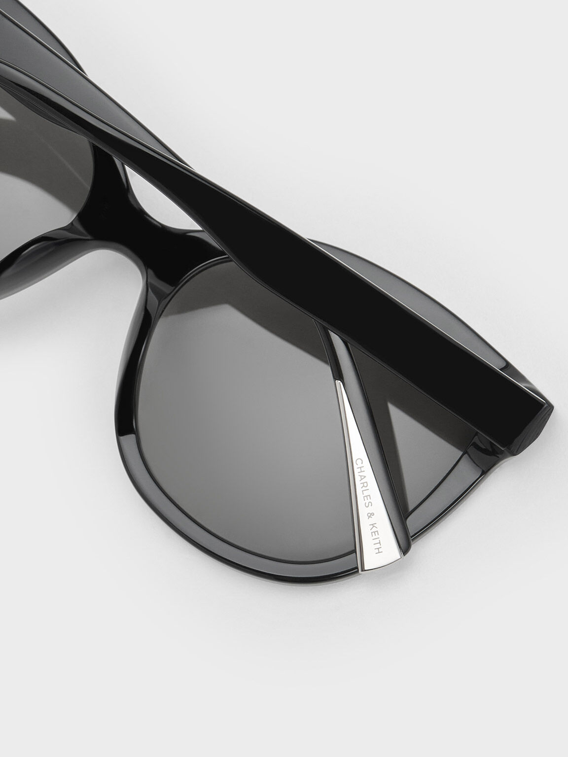 Recycled Acetate Oval Sunglasses - Black