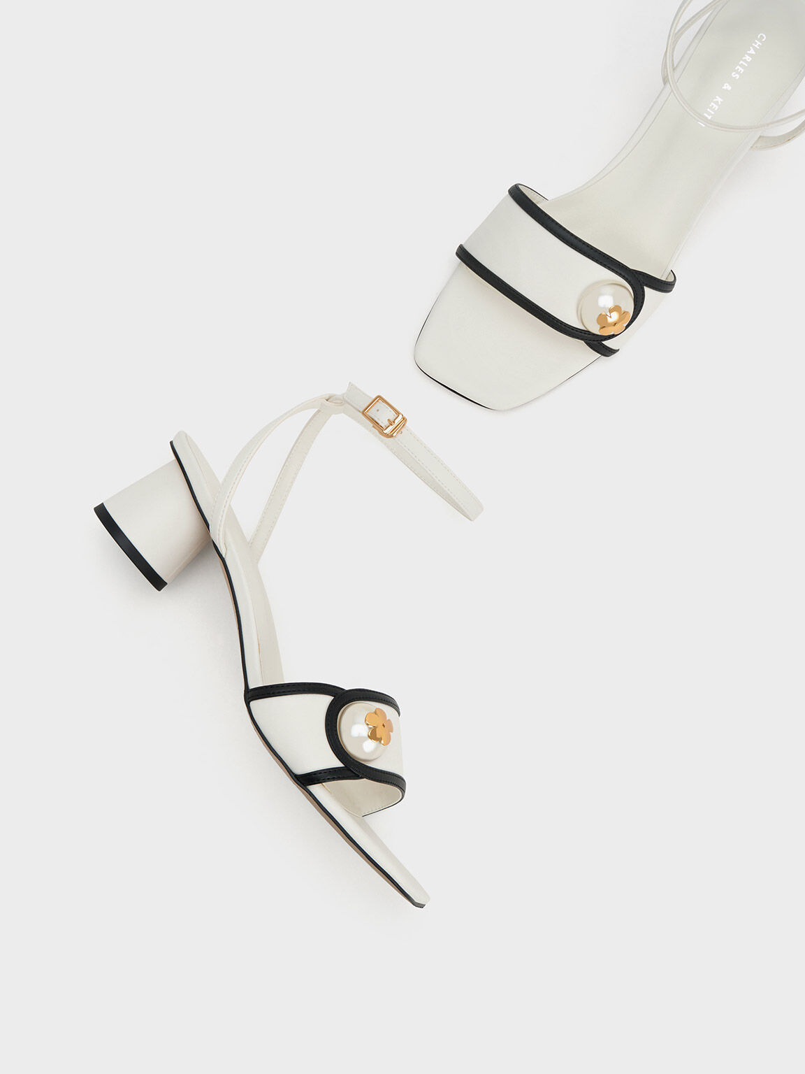 Gucci shop white sandals