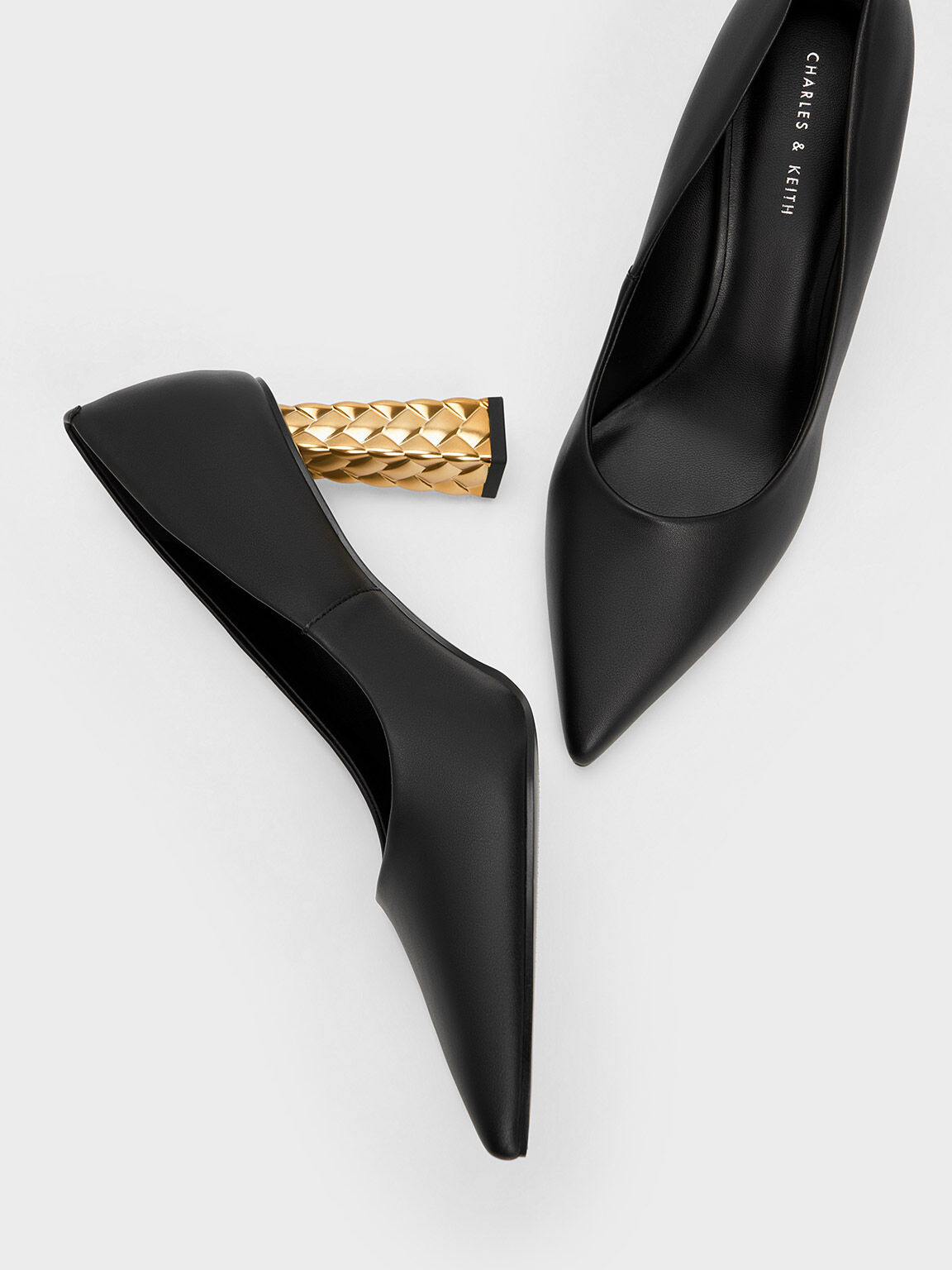 Quilted Heel Pointed Toe Pumps Black