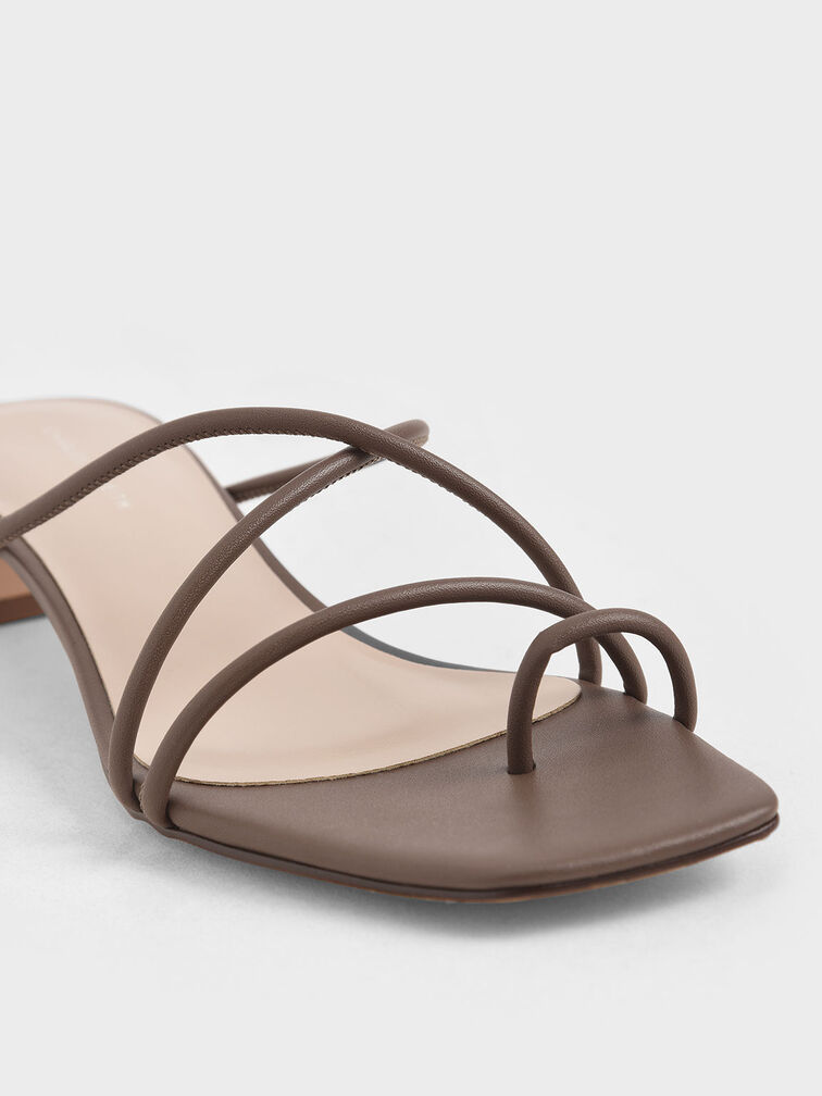 Meadow Strappy Toe Ring Sandals, Brown, hi-res