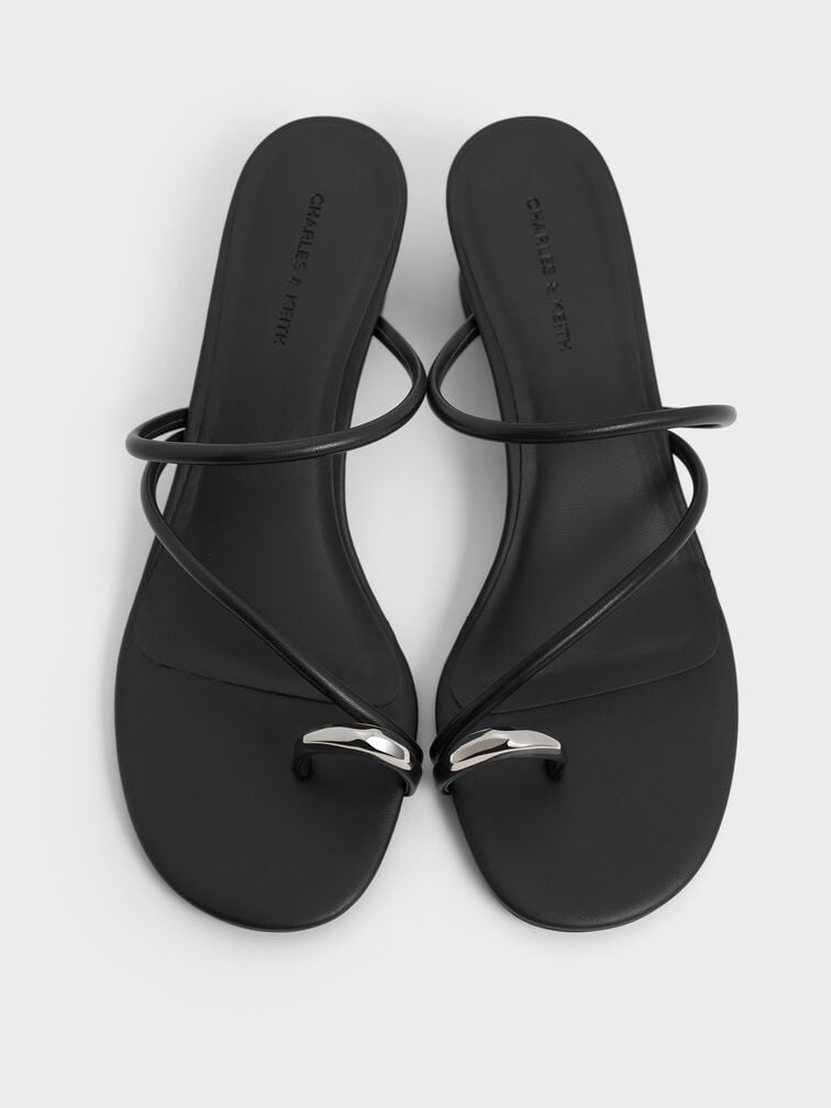 Metallic-Accent Strappy Toe-Ring Heeled Sandals, Black, hi-res