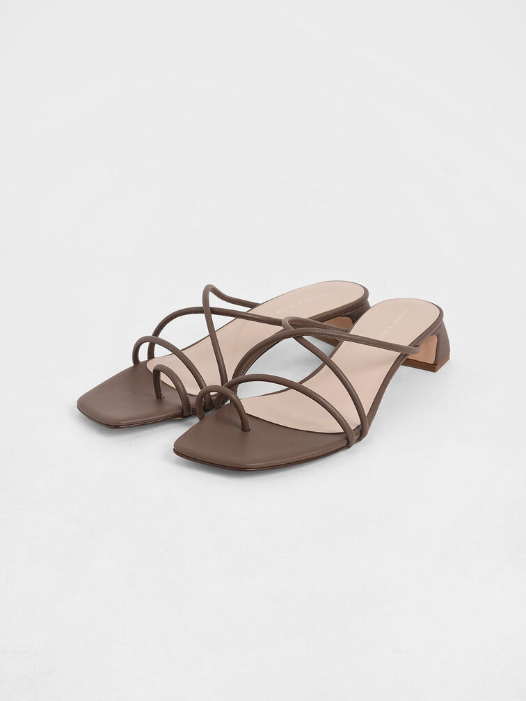 Meadow Strappy Toe Ring Sandals, Brown, hi-res