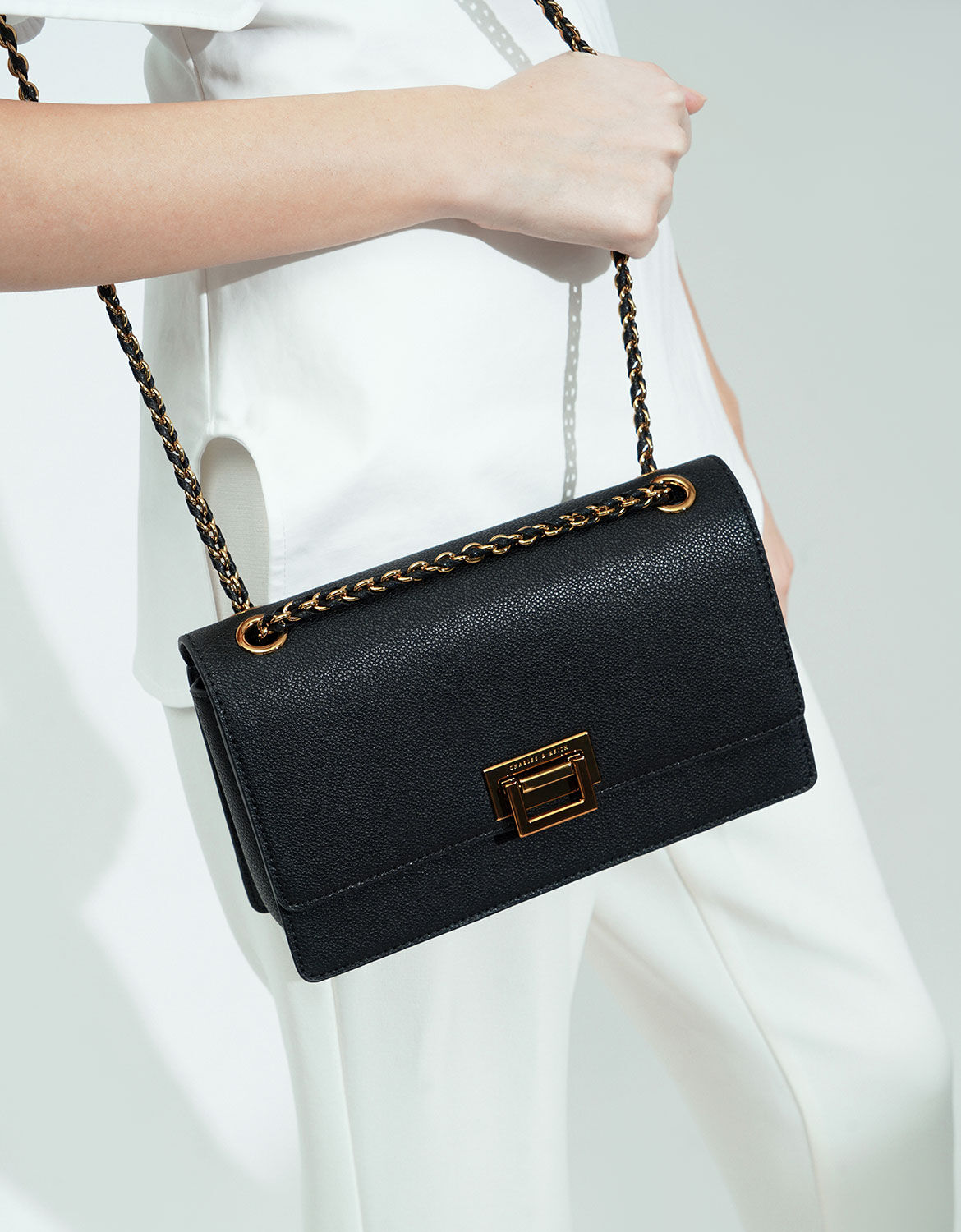 Chain Strap Shoulder Bag Black
