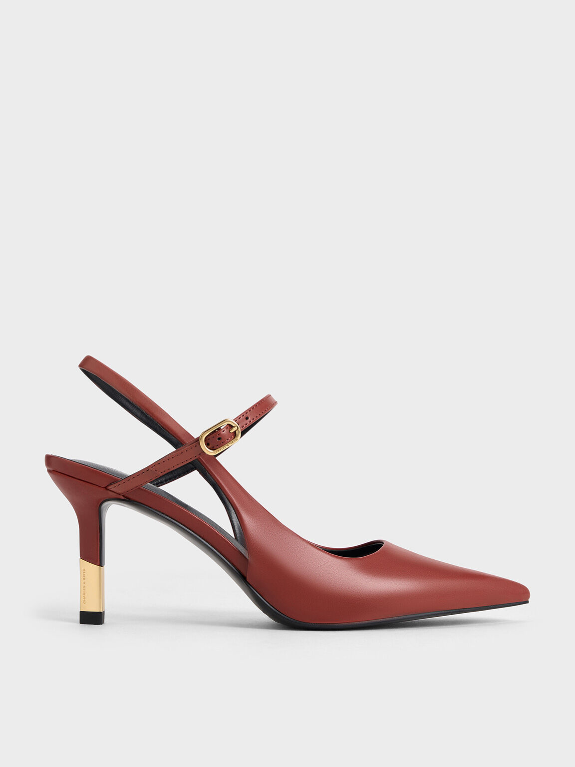 Red pumps online store