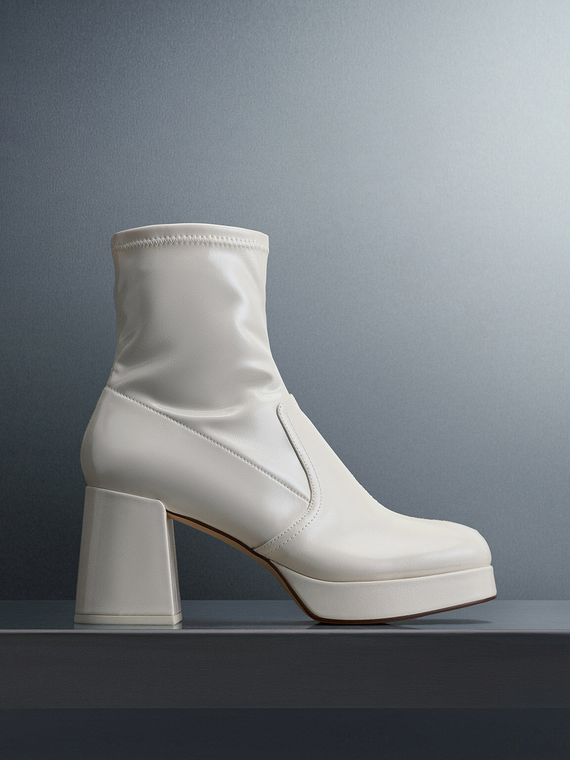Chelsea Ankle Boots with Lug Sole Chunky Heel-Beige
