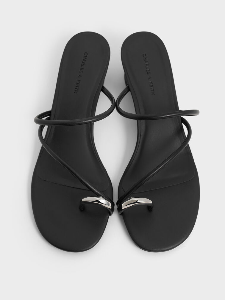 Metallic-Accent Strappy Toe-Ring Heeled Sandals, Black, hi-res