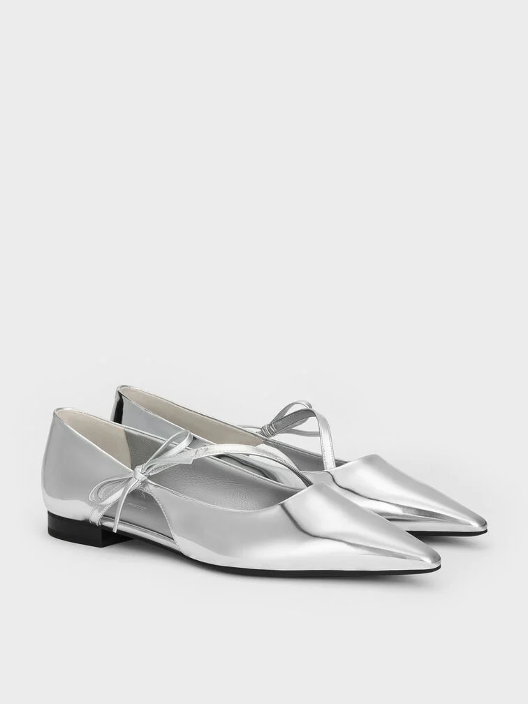 Heeled flats are a comfortable option for graduation.  